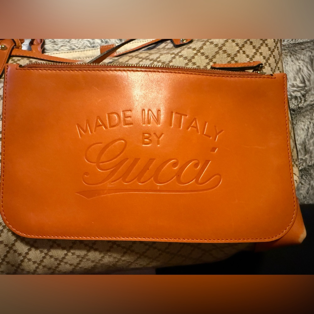 Gorgeous Gucci, Very Clean, Diamanté Large Shoulder Bag, with Built in Pouch. - Picture 2 of 15